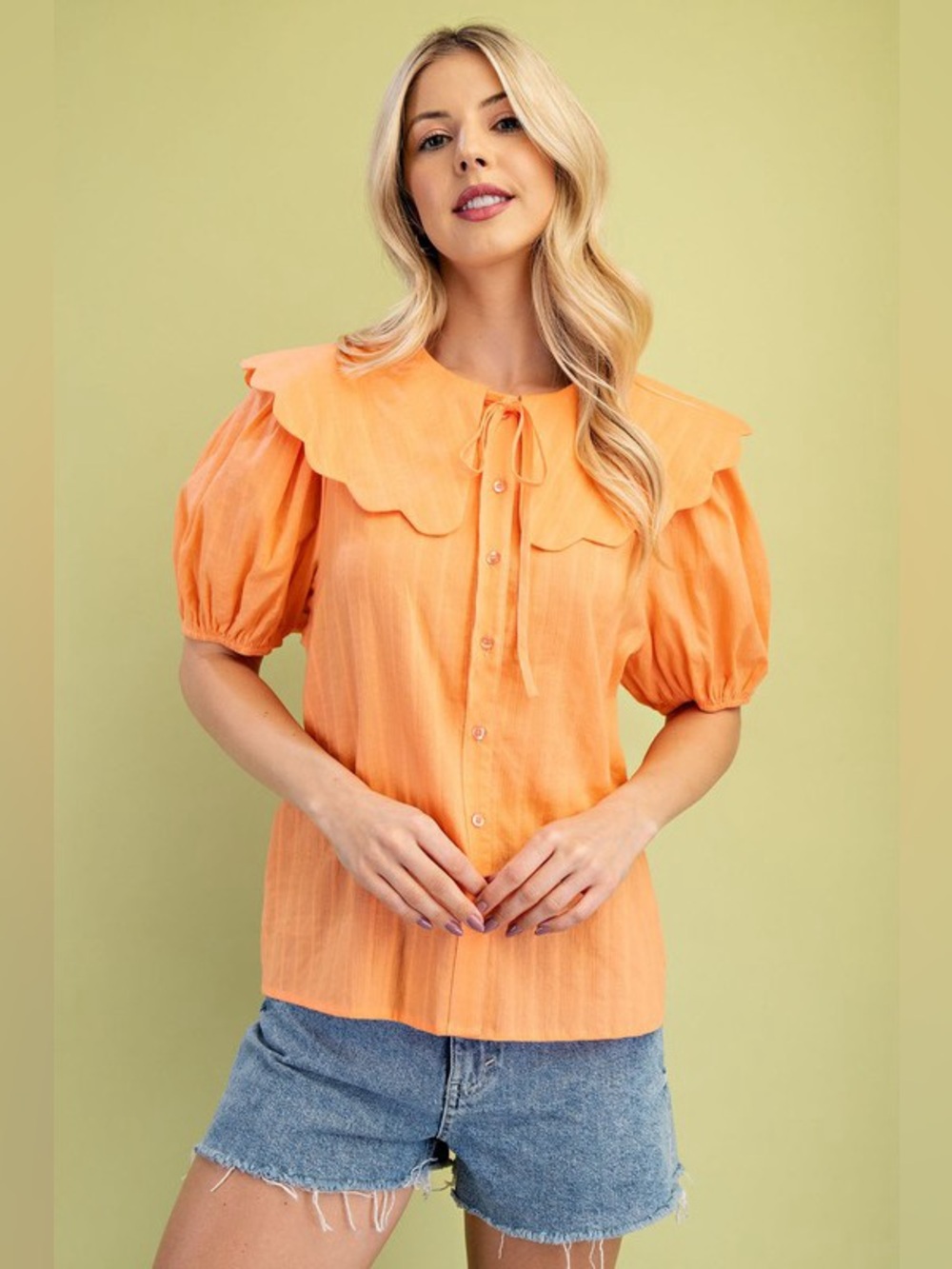 💚 3734. Women’s Peach Scallop Collar Button-Front Top